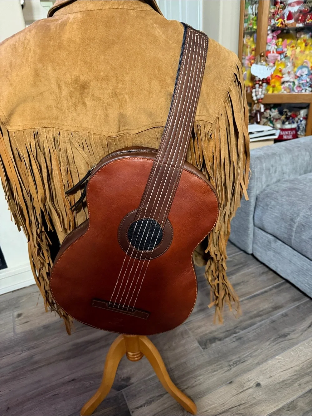 L’ Artigiano Sarrentino Leather Guitar Backpack NWT Very Nice